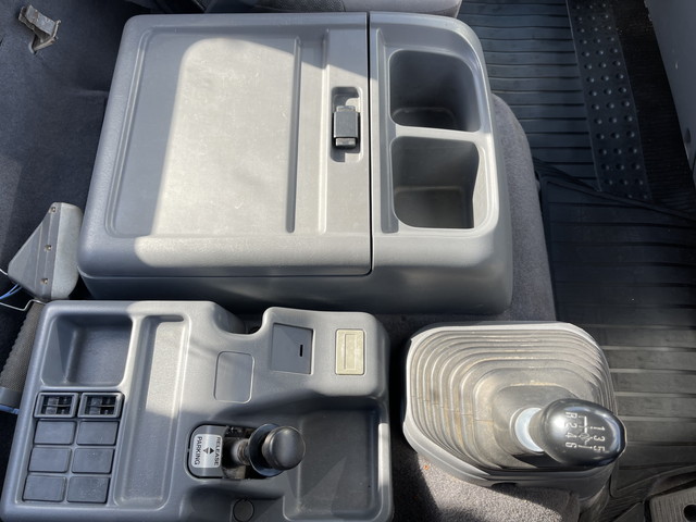 いすゞフォワードセルフクレーン4段増トン（6t・8t）[写真33]