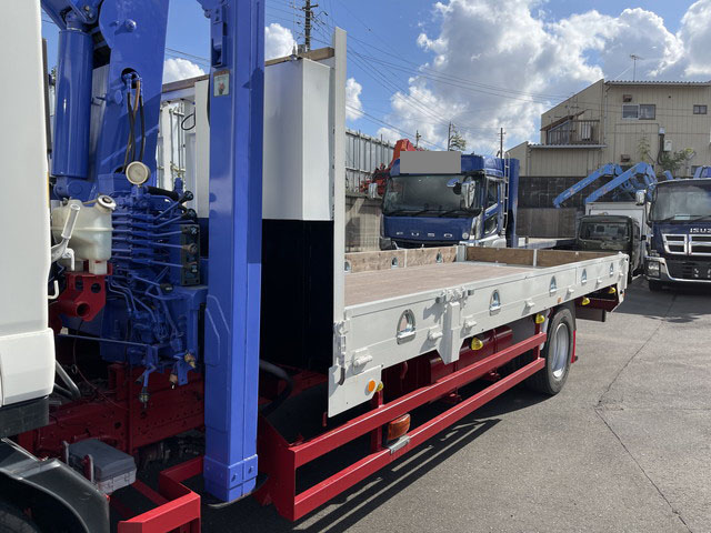 いすゞフォワードセルフクレーン4段増トン（6t・8t）[写真07]