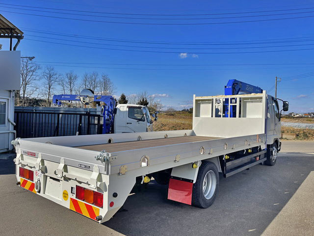 三菱ふそうファイターセルフクレーン3段増トン（6t・8t）[写真02]