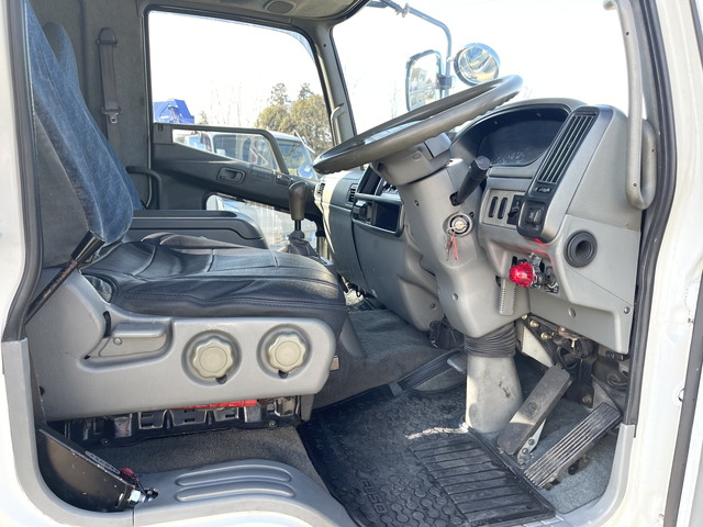 三菱ふそうファイターセルフクレーン3段増トン（6t・8t）[写真29]