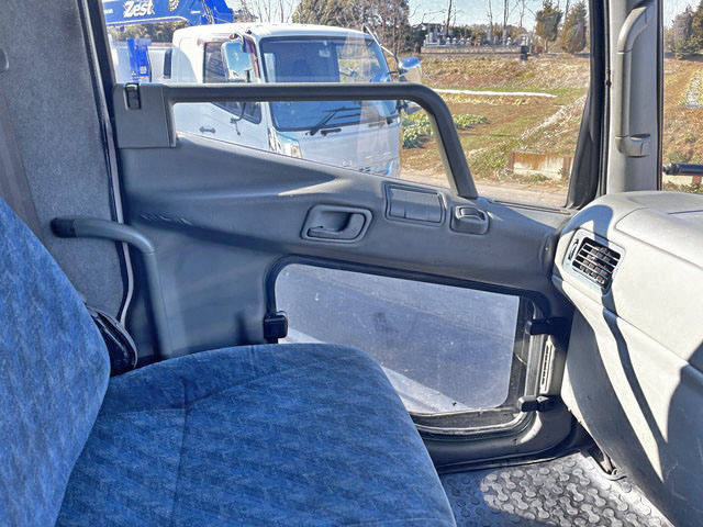 三菱ふそうファイターセルフクレーン3段増トン（6t・8t）[写真38]