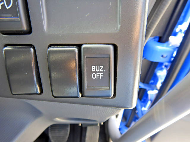 いすゞフォワード平ボディ中型（4t）[写真20]