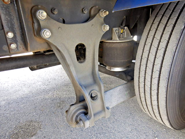 いすゞフォワード平ボディ中型（4t）[写真29]