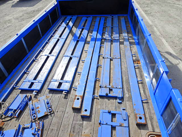 いすゞフォワード平ボディ中型（4t）[写真08]