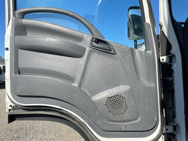 いすゞエルフユニック3段小型（2t・3t）[写真30]