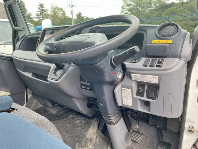 三菱ふそうキャンタークレーン4段小型（2t・3t）[写真36]