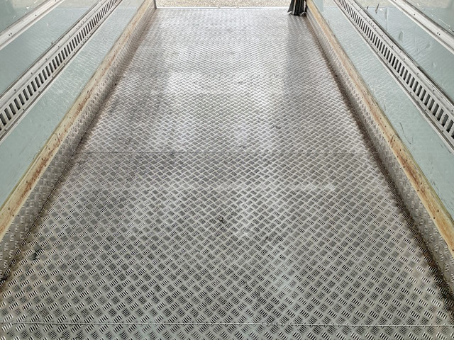 日野レンジャー冷凍車（冷蔵車）中型（4t）[写真12]