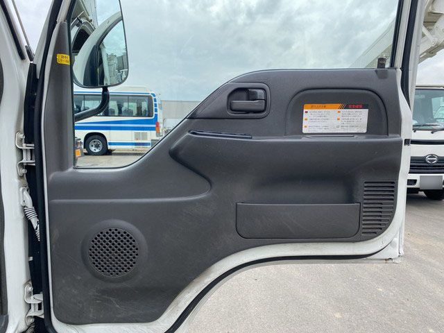 UDトラックスアトラス高所作業車小型（2t・3t）[写真28]