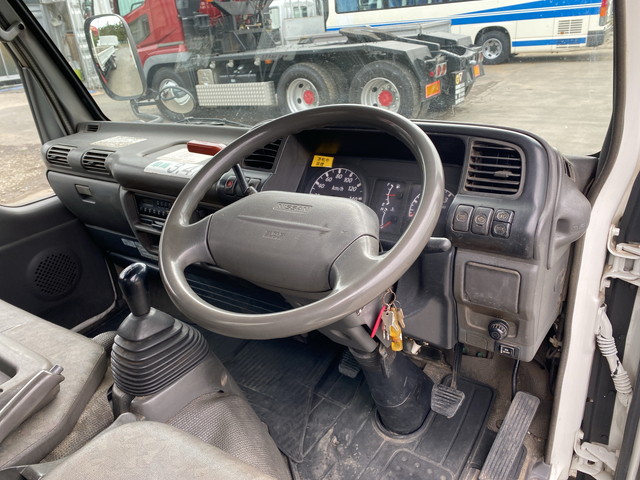 UDトラックスアトラス高所作業車小型（2t・3t）[写真30]