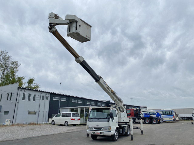 UDトラックスアトラス高所作業車小型（2t・3t）[写真08]