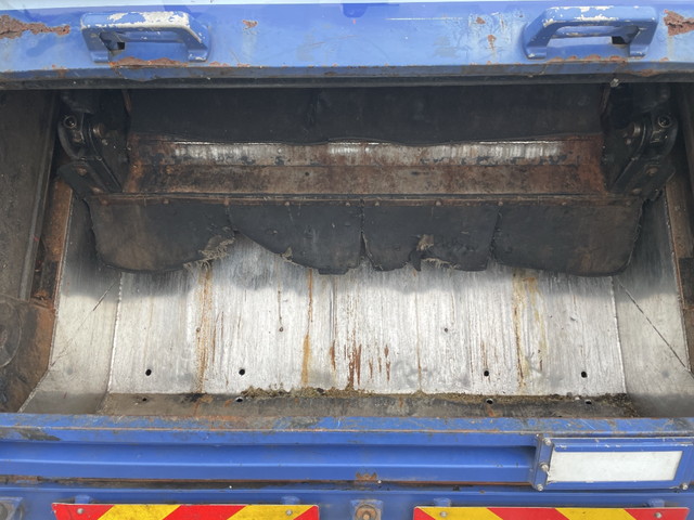 三菱ふそうキャンターパッカー車（塵芥車）小型（2t・3t）[写真13]