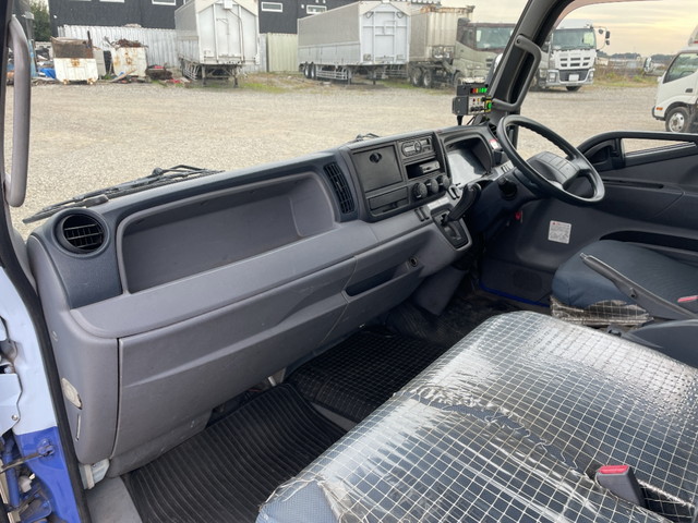 三菱ふそうキャンターパッカー車（塵芥車）小型（2t・3t）[写真29]