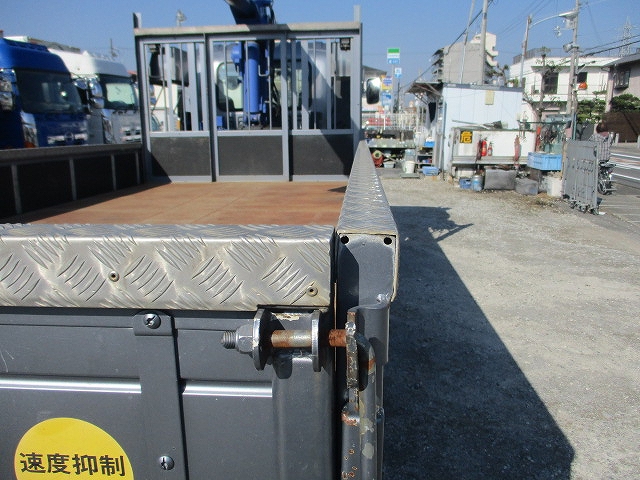 いすゞフォワードクレーン4段増トン（6t・8t）[写真11]