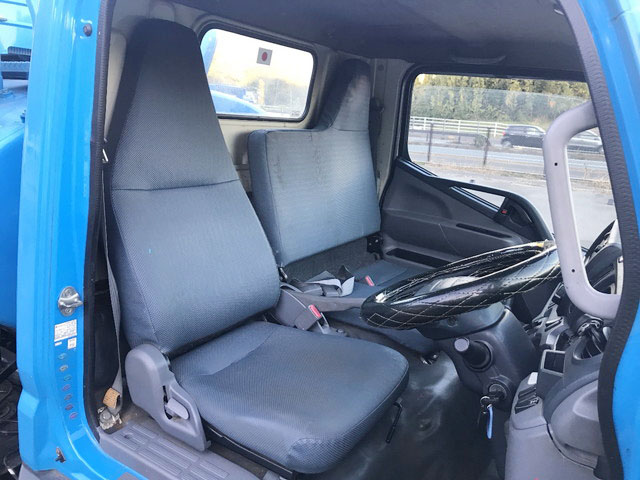 三菱ふそうキャンターバキュームカー小型（2t・3t）[写真29]