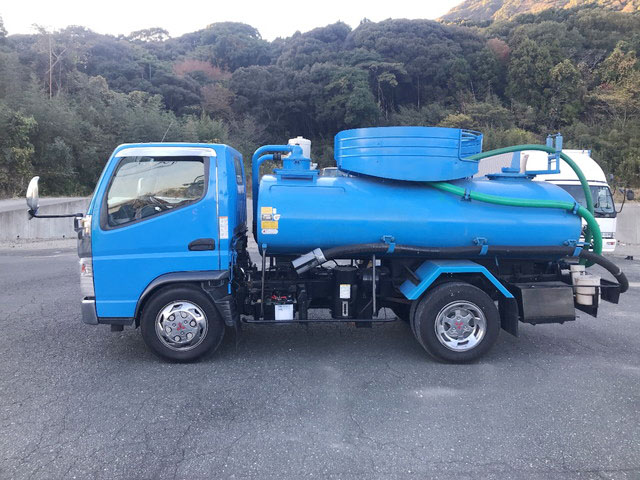 三菱ふそうキャンターバキュームカー小型（2t・3t）[写真05]