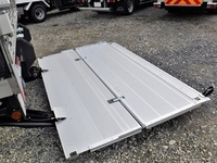 日野レンジャー冷凍車（冷蔵車）中型（4t）[写真12]