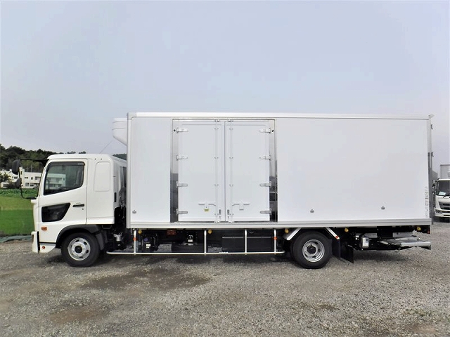 日野レンジャー冷凍車（冷蔵車）中型（4t）[写真05]