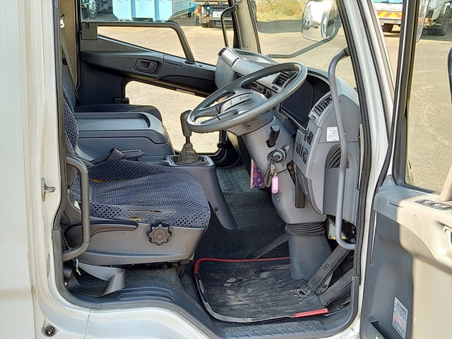 三菱ふそうファイターアルミウイング中型（4t）[写真20]