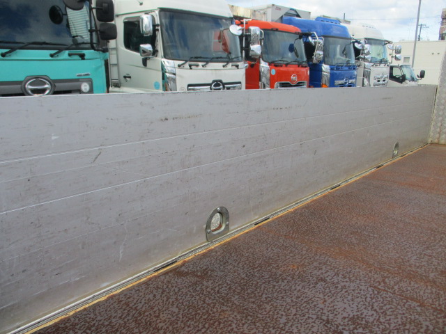 三菱ふそうキャンターアルミブロック小型（2t・3t）[写真18]