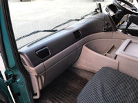 UDトラックスクオントレーラーヘッド（トラクターヘッド）大型（10t）[写真29]