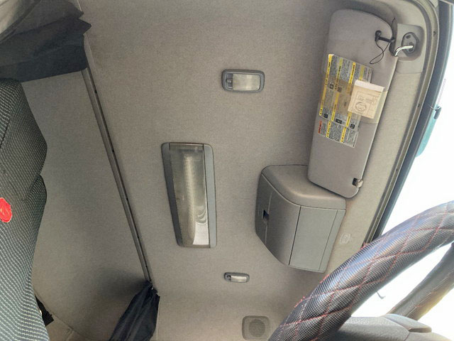 UDトラックスクオントレーラーヘッド（トラクターヘッド）大型（10t）[写真30]