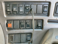 UDトラックスクオントレーラーヘッド（トラクターヘッド）大型（10t）[写真37]