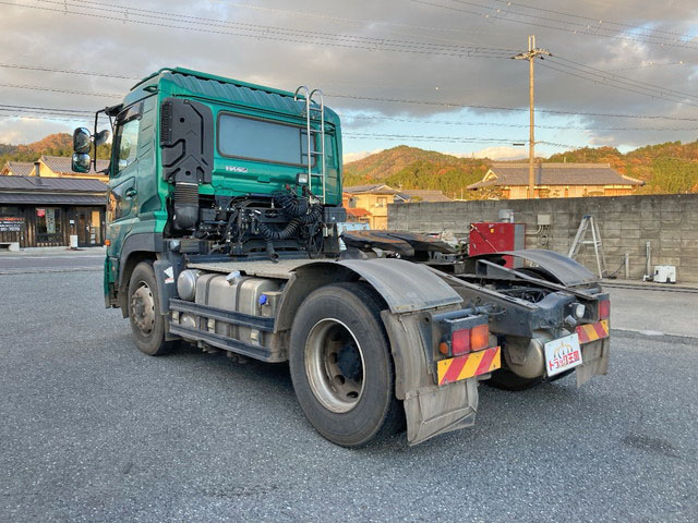 UDトラックスクオントレーラーヘッド（トラクターヘッド）大型（10t）[写真04]