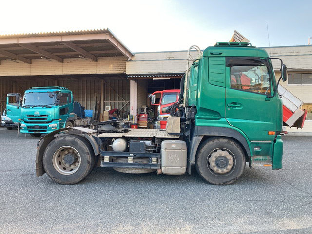 UDトラックスクオントレーラーヘッド（トラクターヘッド）大型（10t）[写真06]