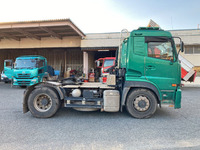 UDトラックスクオントレーラーヘッド（トラクターヘッド）大型（10t）[写真06]