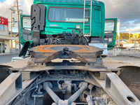 UDトラックスクオントレーラーヘッド（トラクターヘッド）大型（10t）[写真09]