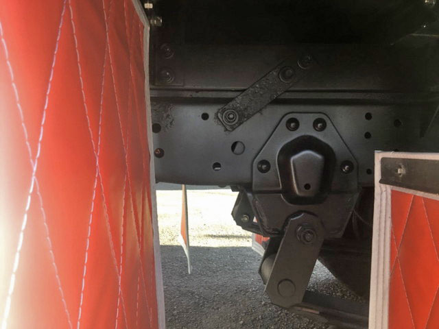 いすゞエルフ冷凍車（冷蔵車）小型（2t・3t）[写真19]