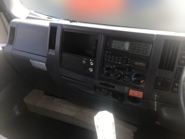 いすゞエルフ冷凍車（冷蔵車）小型（2t・3t）[写真28]