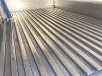 いすゞエルフ冷凍車（冷蔵車）小型（2t・3t）[写真09]