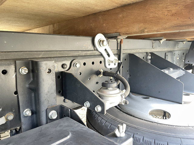 いすゞエルフ平ボディ小型（2t・3t）[写真16]