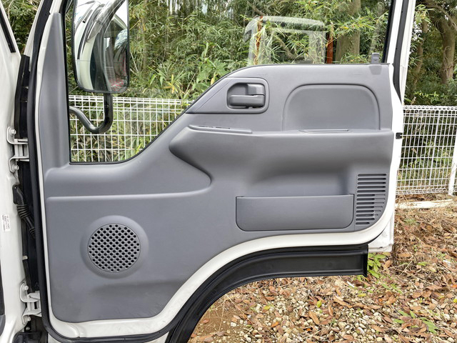 いすゞエルフ平ボディ小型（2t・3t）[写真23]