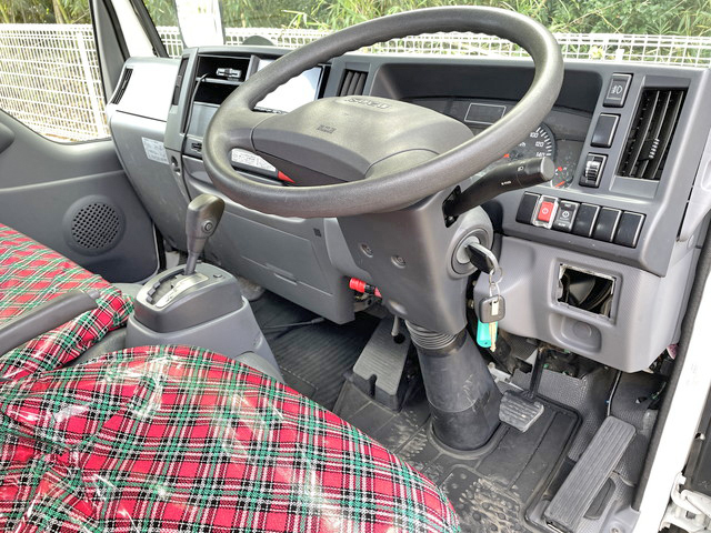 いすゞエルフ平ボディ小型（2t・3t）[写真28]