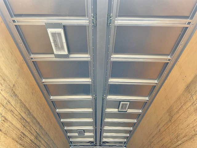 いすゞフォワードアルミウイング中型（4t）[写真11]