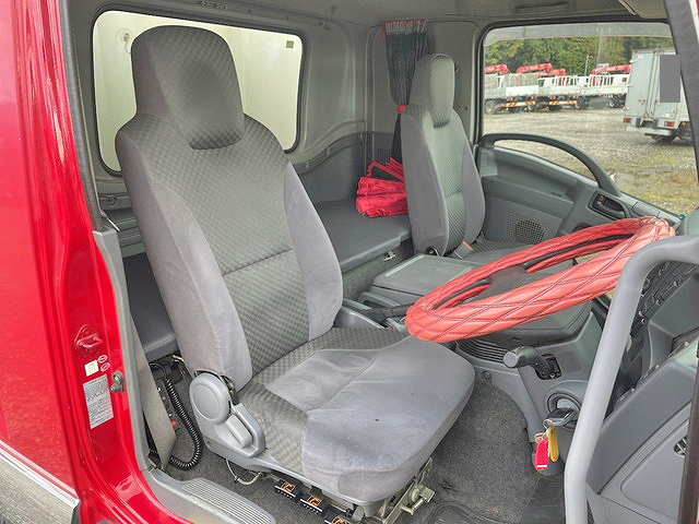 いすゞフォワードアルミウイング中型（4t）[写真35]