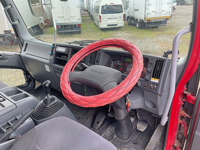 いすゞフォワードアルミウイング中型（4t）[写真36]