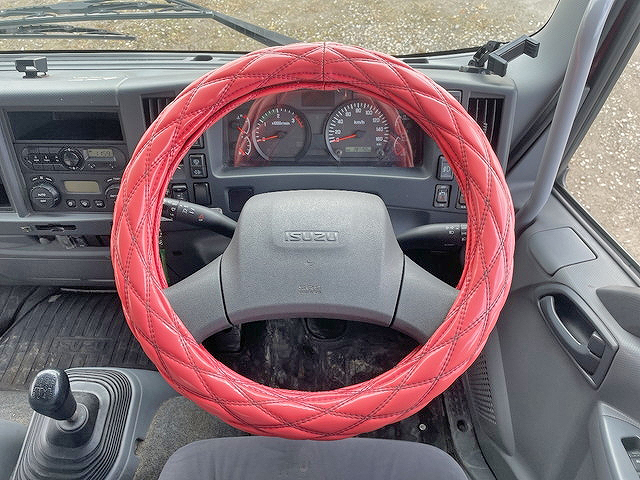 いすゞフォワードアルミウイング中型（4t）[写真37]