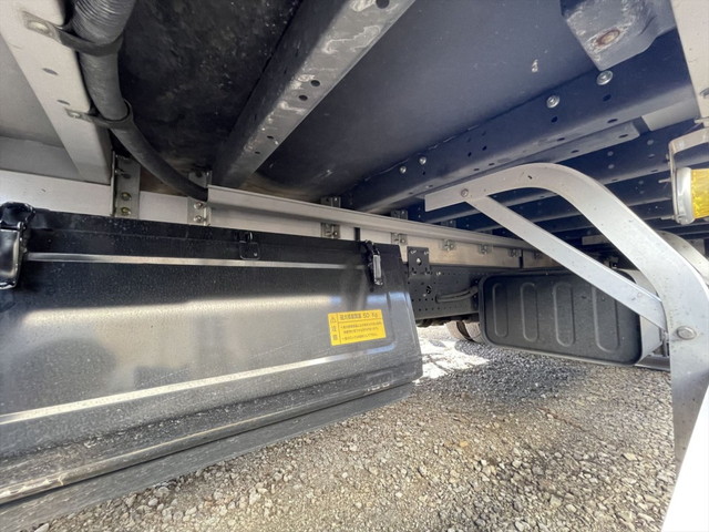 いすゞフォワードアルミウイング中型（4t）[写真25]