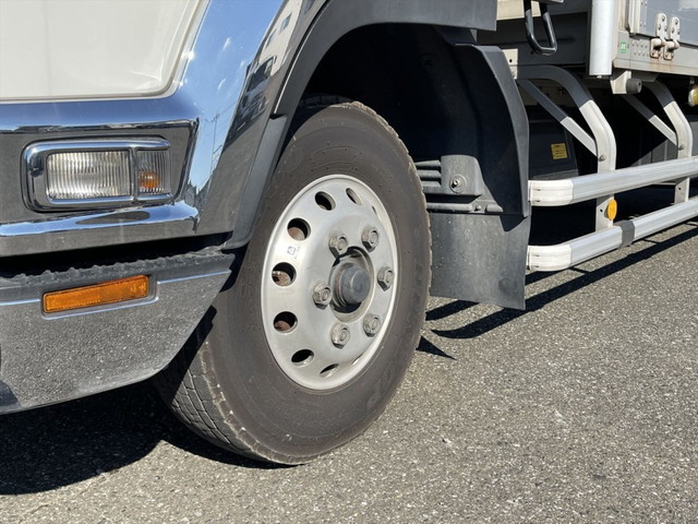 いすゞフォワードアルミウイング中型（4t）[写真28]