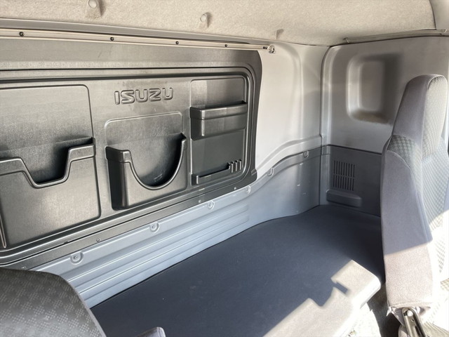 いすゞフォワードアルミウイング中型（4t）[写真33]