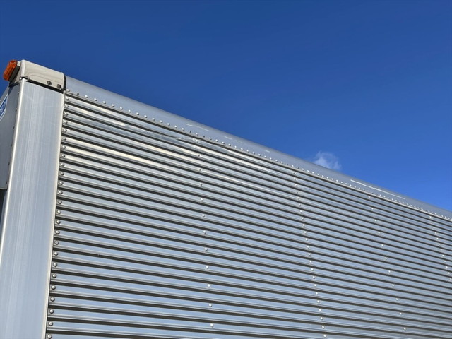 いすゞフォワードアルミウイング中型（4t）[写真06]