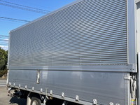 いすゞフォワードアルミウイング中型（4t）[写真07]