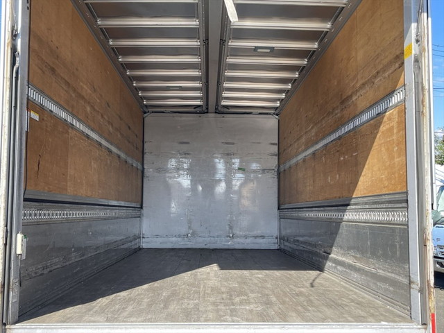 いすゞフォワードアルミウイング中型（4t）[写真09]