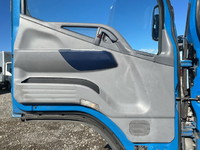 三菱ふそうキャンター平ボディ小型（2t・3t）[写真22]