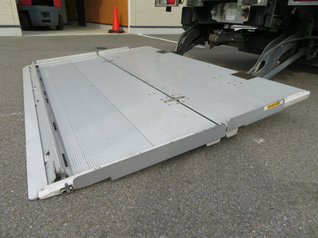 日野レンジャー冷凍車（冷蔵車）中型（4t）[写真28]