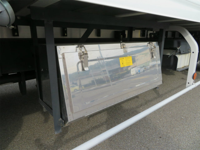 日野レンジャー冷凍車（冷蔵車）中型（4t）[写真38]