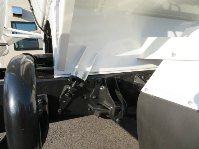 日野レンジャー散水車中型（4t）[写真40]